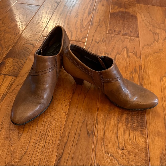 Born Tanya Marrone Short Leather Ankle Boot Booties Size 9.5 - Picture 6 of 9